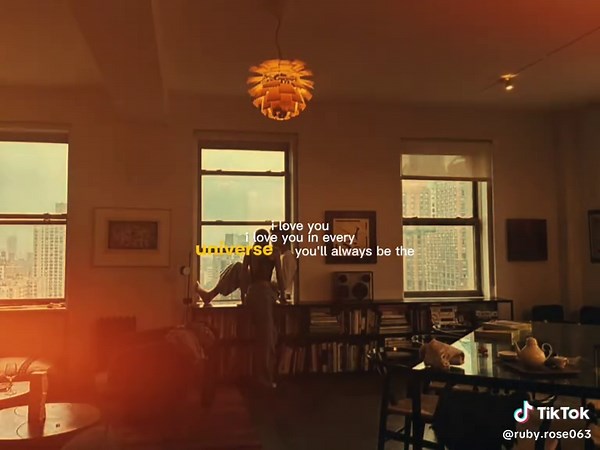 Ruby Rose Turner e seu namorado: amor e estilo