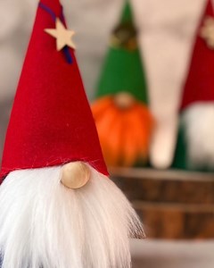 239K views · 4.8K reactions | Make a Dollar Tree gnome using a paper cup and felt! Free gnome pattern! #gnomesweetgnome #gnomelife | Ruffles And Rain Boots | Facebook