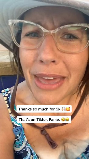 When two little girls make you feel like a #disneyprincess #tiktokfamous #regularpeoplefamous #fun #poolpartybookclub #comedy #positivevibesonly #genx