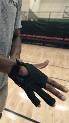 Elevate Your Basketball Shooting to an Elite Level with Jushoop Correction Gloves Take your basketball shooting to the next level with Jushoop Correction Gloves. Designed to help you achieve elite-level accuracy, these gloves have been used by over 300 NBA players during training with master trainer Chris Johnson. Don't miss out on the opportunity to improve your shot and join the ranks of the best shooters in the game. Visit Jushoop.com today to get your own pair of Jushoop Correction Gloves an