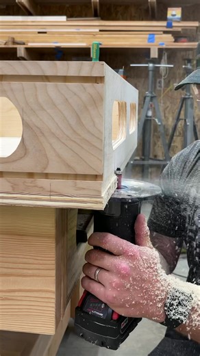 Flush trimming is so satisfying! #woodworking #router #satisfying