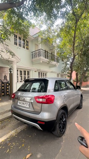 Bharath Kulal on Instagram: "Maruthi Suzuki Brezza 1.2 ZXi MT / 2020 / First Owner / 30,000km Showroom Service / Lawyer Vehicle ₹ 7,80,000/- Contact - 91675 65966 **Direct Owner** Features - ** 4 Maghwheel ** Brand 🆕 Apolo Tires ** 2 Airbags ** DRLS / Projector Head lamps ** Leathers ** Staring Mount Controls ** Cruise Control ** Push Button Start / Stop ** Climate Control AC ( Chilled ) #CarsGuruKannada #BharathKulal"