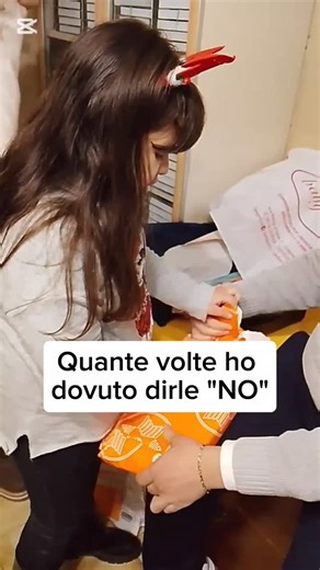 Teresa Lettieri on Instagram: "Dovendo fare affidamento su un unico stipendio spesso non ho potuto accontentare i miei figli.😔 Un unico stipendio riesce appena a coprire le spese primarie dovendo rinunciare a tante cose. Sembra assurdo avere un solo computer, piccolo e vecchio, con tutta la tecnologia che c'è oggi. Vero ?🥰 Ora ho avuto l'opportunità di un guadagno che mi sta aiutando a godermi un po' di più la vita, e poter comprare un tablet per le ricerche o i compiti della mia cucciola e no