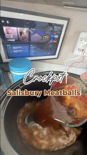 Easy Crockpot Salisbury Meatballs | The Perfect Cozy Family Dinner! 🍽️