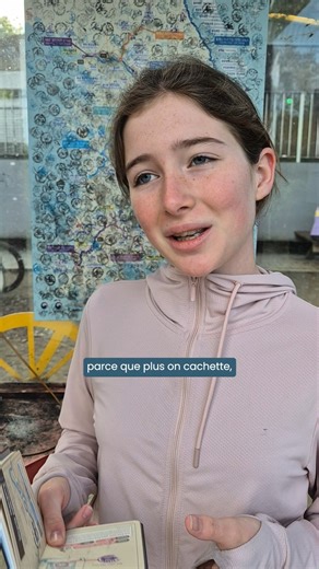 Virginie | Binavibe 🌿 on Instagram: "Le passeport en Corée du sud 🇰🇷🚲 En Corée du Sud, traverser le pays à vélo se fait avec un passeport cyclable officiel. 🇰🇷🚲 Tout au long du parcours, les points de tampon se trouvent dans d’anciennes cabines téléphoniques rouges, installées le long des pistes cyclables. 📍 Comment ça marche ? - Tu récupères un passeport vélo - Tu roules d’étape en étape - À chaque cabine téléphonique rouge, tu tamponnes ton passeport - Chaque tampon marque une portion 