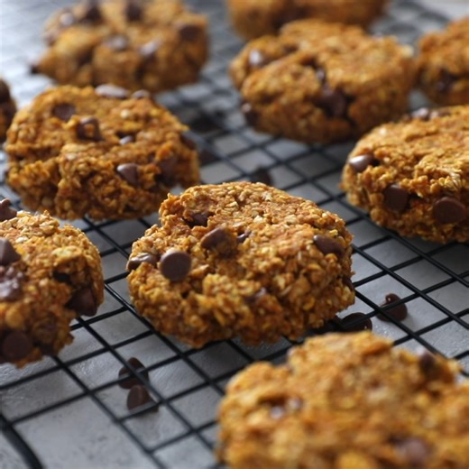 22K views · 91 reactions | These pumpkin oatmeal cookies are chewy, sweet, and chocolatey. They fill the house with a cozy fall smell. Simple ingredients, super tasty, and perfect for a quick sweet treat! | All Nutritious | Facebook