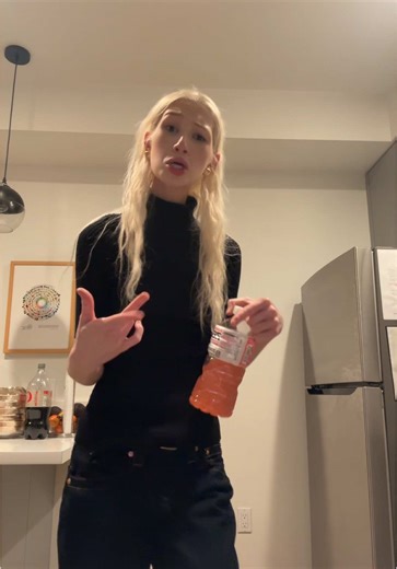 to the girl that came up to me at ralphs today ily ure so gorgeous queen