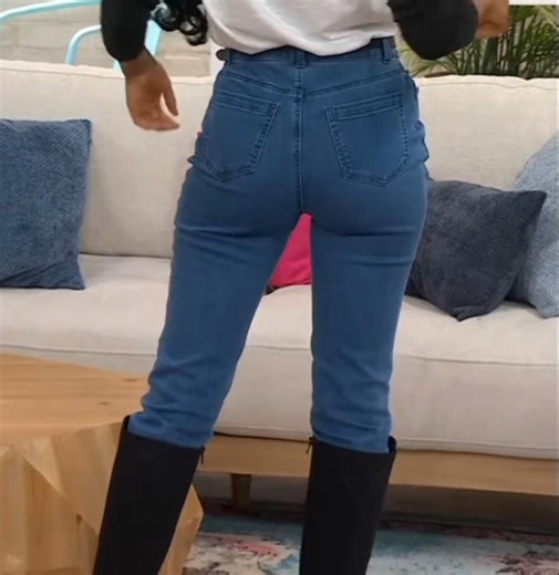 HSN model models jeans 70