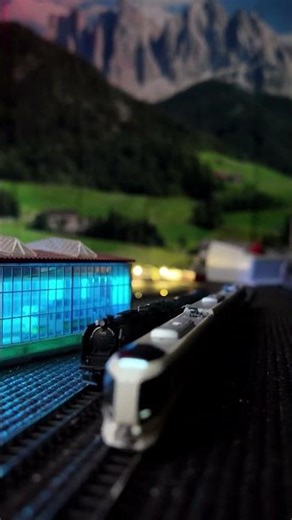 通勤 (Tsūkin) in Z scale