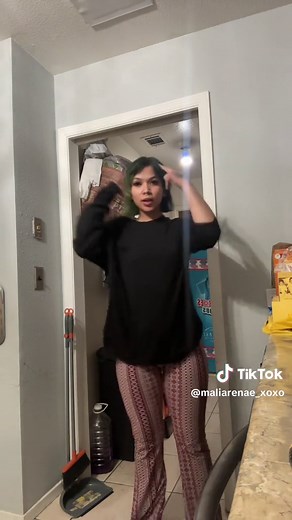 Exploring the Fun of Twerking in Flare Pants