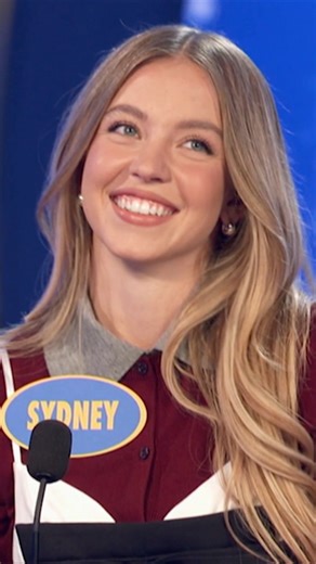 Sydney Sweeney and the cast of The Housemaid take over an all-new Celebrity Family Feud Holiday Special! ✨🤑✨ Catch the action TONIGHT (12/4) at 8/7c on ABC. Stream on Hulu. | Family Feud