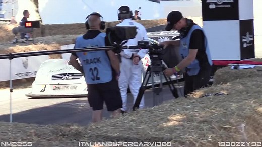 Original video by: 19Bozzy92 #mercedesbenzclkgtr #mercedesbenz @Mercedes-Benz #fypシ゚viral #fyp #carsound #parati #foryou #v12