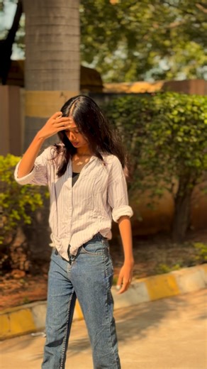 Srisha Rao 🖤✨ on Instagram: "Cheptha.. 😚 #srisharao #telugureels #telugucreators #telugucontent #fashion"