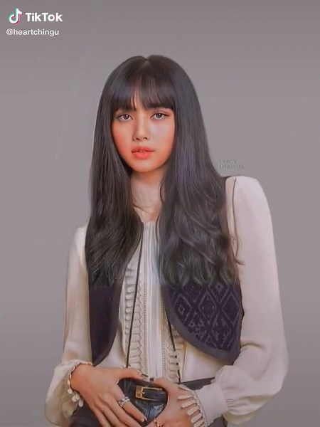 Glamorous Fashion and Dance Clips of Lisa Manoban