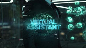 Empresario con el concepto de holograma de asistente virtual