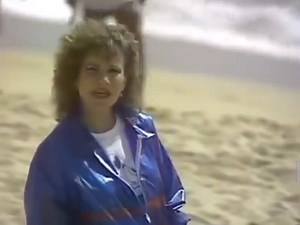 1.1M views · 70K reactions |  Pimpinela Olvídame y Pega la Vuelta 1983 En 1984 su canción "Olvídame y pega la vuelta" se convirtió en un éxito número uno. Otros siguieron, y a medida que continuaron ganando fama, desarrollaron un estilo característico de parejas que discuten y se separan, en lugar de enamorarse. | Chavo RucosMúsica | Facebook