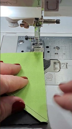 Making flying geese from two half square triangles (hst's). #half square triangles #hsts