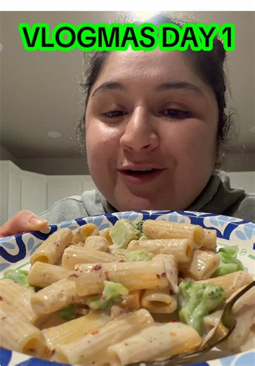 Attempting VLOGMAS for the first time this year 🤞🏼🤞🏼 gonna try my best not to skip any days 🎄#vlogmas #2025 #fyp #parati #foryoupage @Anthony Hagen @Jess🫶