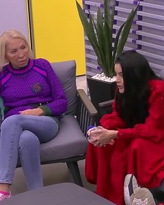 Así reaccionaron los dos bandos tras anunciarse los y las nominadas ¿A quién salvará hoy Lewis? 🤔 #LaCasaDeLosFamosos de lunes a viernes y domingos a las 7PM/6C. 👈#LCDLF2 | TELEMUNDO REALITIES