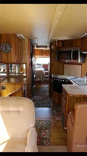 This 1987 Motorhome Was Frozen In Time #GasMonkeyGarage #RichardRawlings #Classic
