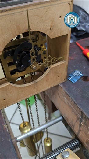 Distintos tipos de Pendulos Todos funcionando! #watchmaker #relojeria #reparacion