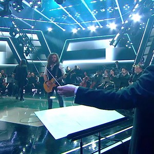 3.7K views · 32 reactions | A Dal 2024 négy legjobb dala között végzett a Negál zenekar Nem lehetek más című dala, amelyet az egyik zenekari tag személyes élménye ihletett: társai igyekeztek kiszakítani őt egy rendhagyó és nehézségekkel teli kapcsolatból.  #adal #video #duna #negal | A DAL | Facebook