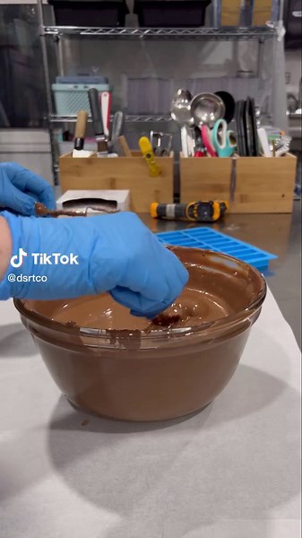 Delicious Dipped Truffles Tutorial