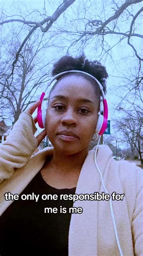 fancyfiguress (@yourscreensaver2)’s videos with original sound - fancyfiguress