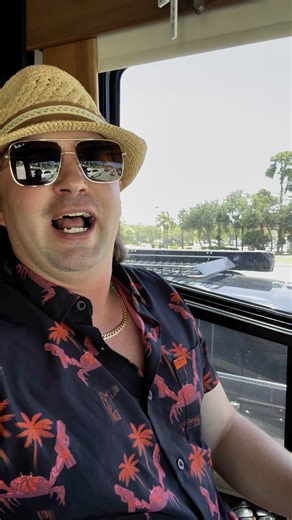 Tag axel in Traffic 🚍 | Alex Morrison