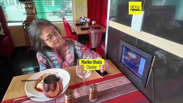 Cuba : le seul restaurant de La Havane avec un robot-serveur