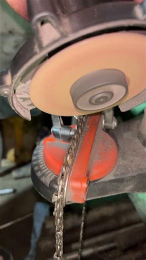 chainsaw chain sharpening #sharpening #sharpen #chain #asmr #shorts #shortvideo