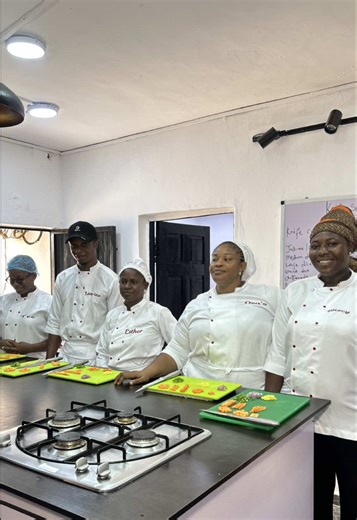 Mastering the art of culinary precision starts with your most essential tool: the KNIFE. At Bethels Culinary School, we provide the foundation for professional excellence through rigorous training in knife safety, posture, and classic cuts like julienne, brunoise, and chiffonade. Our hands-on approach ensures you gain the speed, uniformity, and confidence needed to excel in any professional kitchen. Whether you're a beginner or looking to refine your technique, we offer a comfortable environment