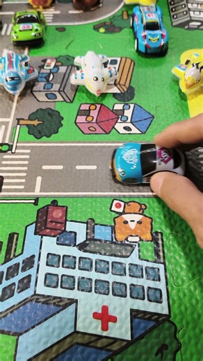 Popipo 😎 Mobil Balap Biru Putih Belok