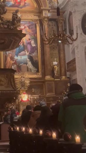 Lilly Téllez on Instagram: "Preciosa misa con los dominicos en la Basílica menor de Santa María Rotonda, en Viena. Pido a Dios fortaleza para seguir defendiendo a México y lograr crear una República Constitucional de justicia, libertad y paz. Feliz Navidad, queridas familias 🎄"