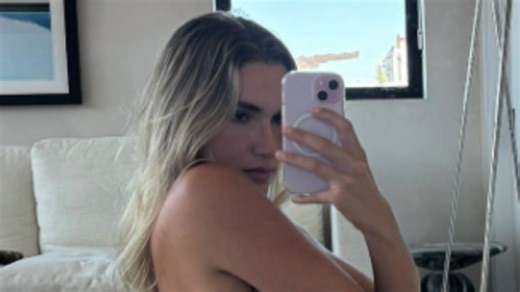 World's sexiest volleyball star Kayla Simmons shows off major sideboob