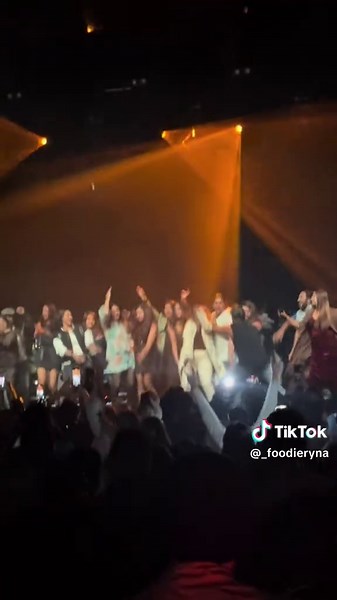 Durgesh thapa concert in hobart 2025😍 #durgeshthapa #durgeshthapaliveconcert #nepalitiktok #nepalimuser #fypシ #foryoupage #trending #hobarttasmania #australia #nepaliaustralia #viral