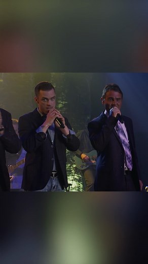 Up above my head, there's music in the air! #GaitherMusic | Gaither Music