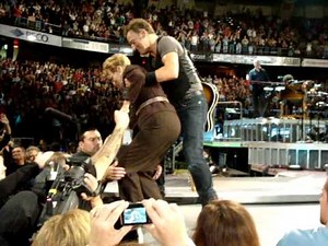 Springsteen - Dancing in the Dark , with his mom - The Spectrum October 20, 2009