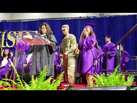 Soldier surprises sister at high School graduation