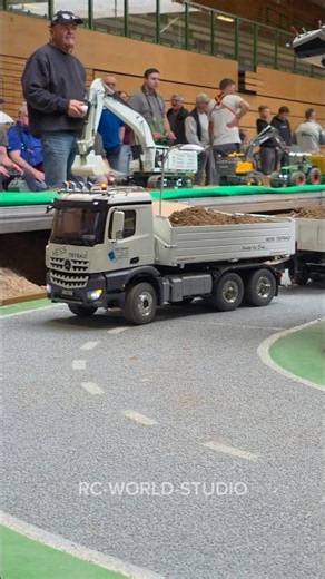Mercedes truck 🎮🚛.. #mercedestruck #mercedesbenz #toysforthebigboys #rctoys #rctruck