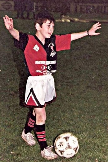 869K views · 39K reactions | What a 9yrs old Leo Messi back in 1996 do with the ball勞 . #fifaclubworldcup2025 #leomessi #InterMiami #fb #messipsg #PSG #FIFAClubWorldCup #FIFACWC | Messi Moments | Facebook