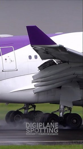 Thai Airways TG433 A330-300 HS-TEV Bangkok BKK - Jakarta CGK