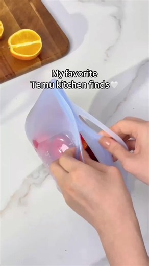 Keep your ingredients perfectly crisp and reduce plastic waste with these reusable silicone zip bags! 🔍 Find it at https://temu.to/m/gleoe6kchhs or with this code qfg34728. #Temu #TemuFinds #KitchenOrganization #EcoFriendlyLiving