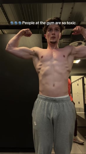 Give compliments to people!! #gym #fitness #community #compliments