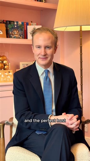 William Hanson on Instagram: "AD How to be the perfect host this Christmas? Consider even the most sacred of spaces - the lavatory. With Bloo, you can enjoy a clean rim and spotless bottom this festive season. @bloo_uk #Bloo #BlooFreshness #williamhanson"