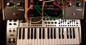 Odd skywalk (Plogue Bidule   2 Moog FreqBox   Moog CP-251)