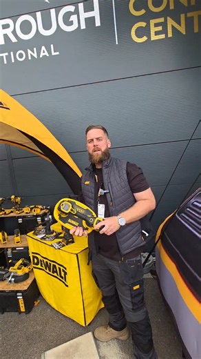 🖤💛 Dewalt grabo is a must have 💛🖤 #tools #dewalt #landscaping #gardeners #trade | Green Genie