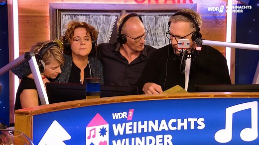 Das war das WDR 2 Weihnachtswunder 2024. 🎄🎇 Was war das für eine tolle Party mit euch! 🥳🎉 Und was war das für eine überwältigende Herzlichkeit von euch allen. ❤️ Hier könnt ihr noch einmal einige Highlights und emotionale Momente nacherleben. 🥰🥲🤩 Vielen Dank an euch alle, ihr seid toll! | WDR 2