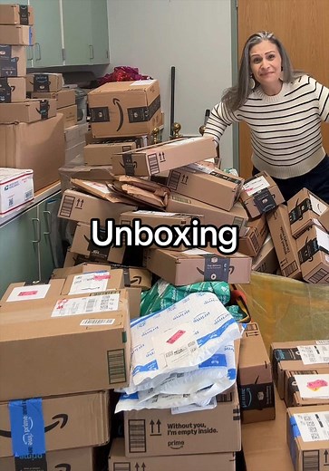 Unboxing more library love. I hope to share these with librarians near me. I am so lucky to have a community like you. Thank you 🫶🏻🫶🏻🫶🏻 #unboxing #librarybooks #bookish #mysterybox #bookmail