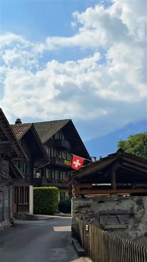 🇨🇭Walking Through a Swiss Fairytale💐Beautiful Streets of Iseltwald走进瑞士童话小镇☀️伊瑟尔特瓦尔德的绝美街景#swiss